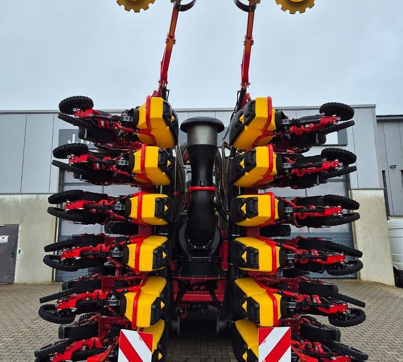 J.Reiff Sarl
Herr Stefan Neukirch - 77 Z.I in den - Precision sowing machine: picture 5 J.Reiff Sarl
Herr Stefan Neukirch - 77 Z.I in den - Precision sowing machine: picture 5