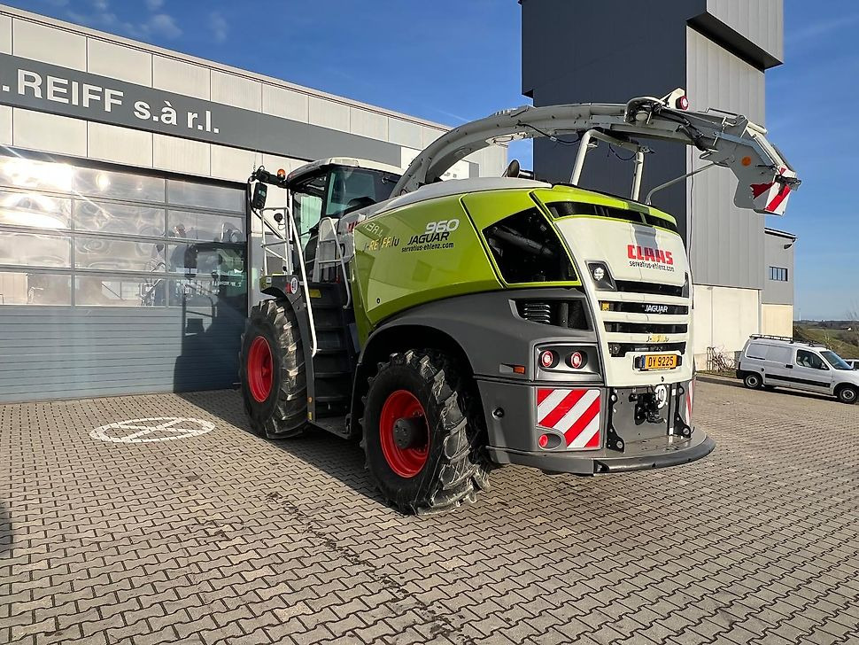 J.Reiff Sarl
Herr Stefan Neukirch - 77 Z.I in den - Forage harvester: picture 2 J.Reiff Sarl
Herr Stefan Neukirch - 77 Z.I in den - Forage harvester: picture 2