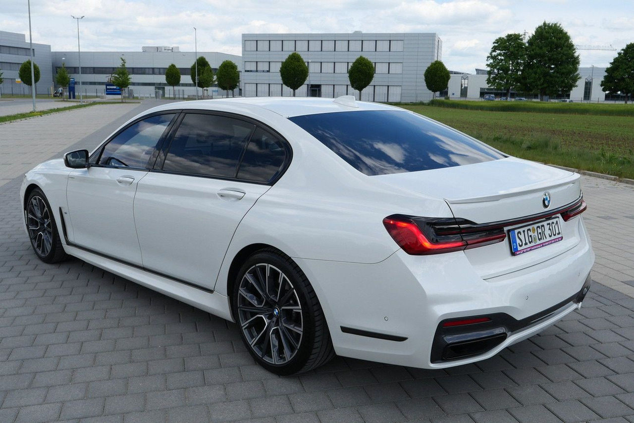 BMW 730LD XDR. /VOLL/REAR ENTERT. /EXECUTIVE LOUNGE - Sedan: picture 5 BMW 730LD XDR. /VOLL/REAR ENTERT. /EXECUTIVE LOUNGE - Sedan: picture 5