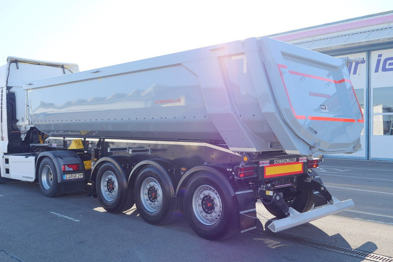 Schwarzmüller K -SERIE / ALUMULDE /STAHLEINLAGE 5430 kg /25m³ - Tipper semi-trailer: picture 2 Schwarzmüller K -SERIE / ALUMULDE /STAHLEINLAGE 5430 kg /25m³ - Tipper semi-trailer: picture 2