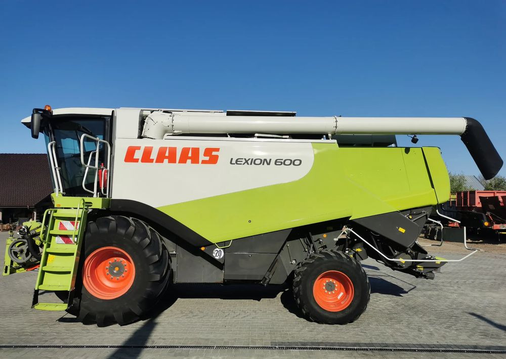 Claas Lexion 600 - Combine harvester: picture 2 Claas Lexion 600 - Combine harvester: picture 2