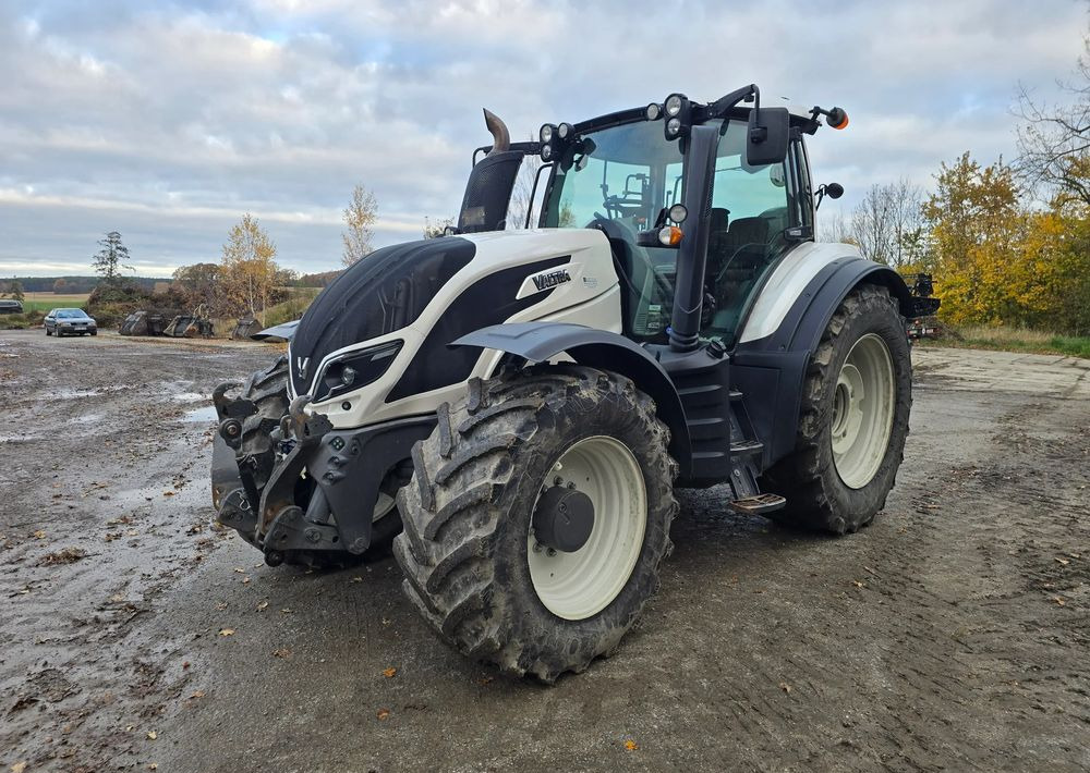 Valtra T 174S - Farm tractor: picture 1 Valtra T 174S - Farm tractor: picture 1