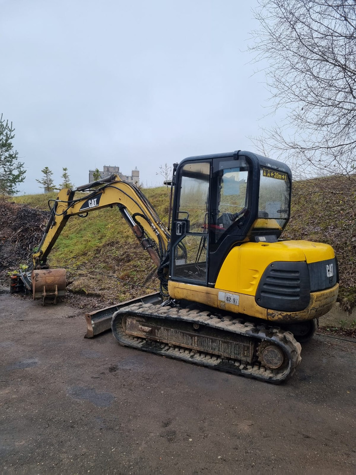 CATERPILLAR 304.5 - Mini excavator: picture 1 CATERPILLAR 304.5 - Mini excavator: picture 1