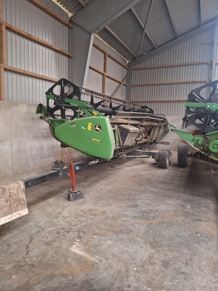 JOHN DEERE T670 - Combine harvester: picture 4 JOHN DEERE T670 - Combine harvester: picture 4