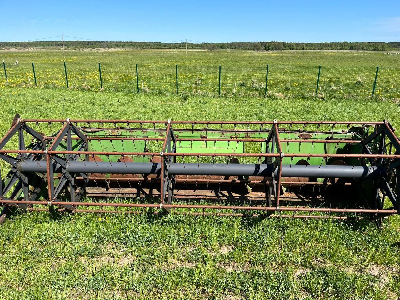 John Deere 1075 - Combine harvester: picture 3 John Deere 1075 - Combine harvester: picture 3