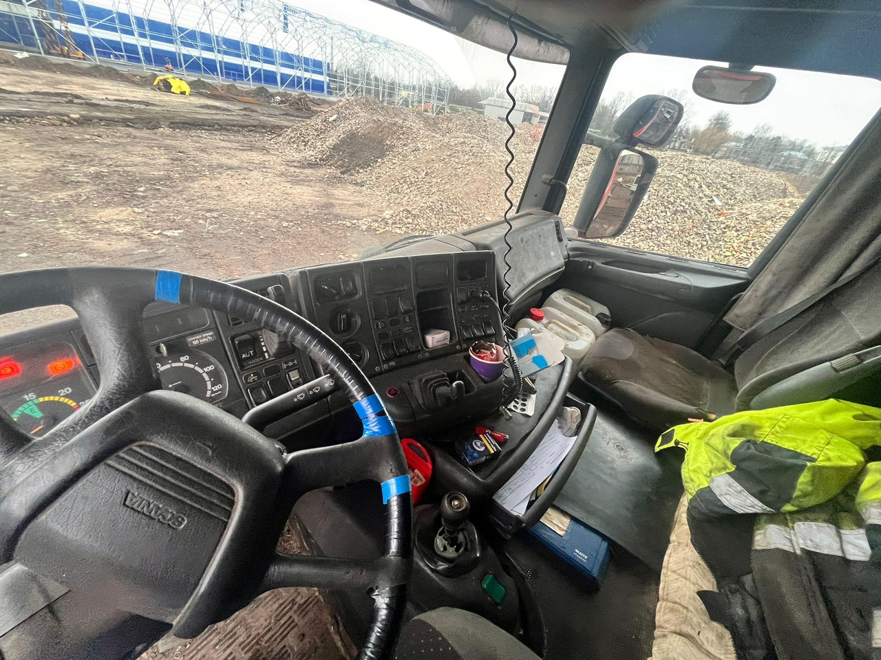 SCANIA R124 - Autotransporter truck: picture 3 SCANIA R124 - Autotransporter truck: picture 3