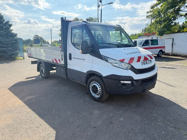 Iveco Daily 35 S 12 - Open body delivery van: picture 1 Iveco Daily 35 S 12 - Open body delivery van: picture 1