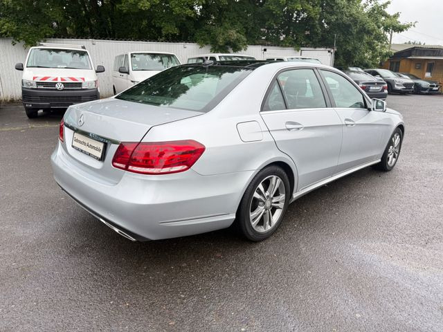 Sedan Mercedes-Benz E 300 E -Klasse Lim. E 300 BlueTec: picture 7 Sedan Mercedes-Benz E 300 E -Klasse Lim. E 300 BlueTec: picture 7