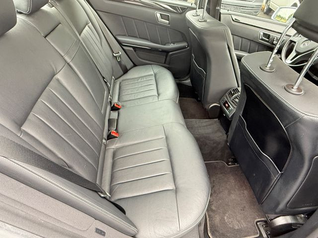 Sedan Mercedes-Benz E 300 E -Klasse Lim. E 300 BlueTec: picture 13 Sedan Mercedes-Benz E 300 E -Klasse Lim. E 300 BlueTec: picture 13