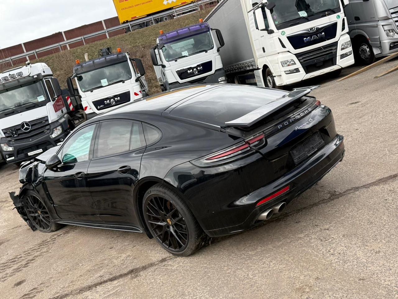 Porsche Panamera 4 S Diesel UNFALL!! - Car: picture 4 Porsche Panamera 4 S Diesel UNFALL!! - Car: picture 4