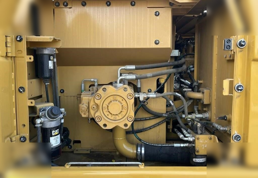 New Crawler excavator CATERPILLAR 320D3GC: picture 14