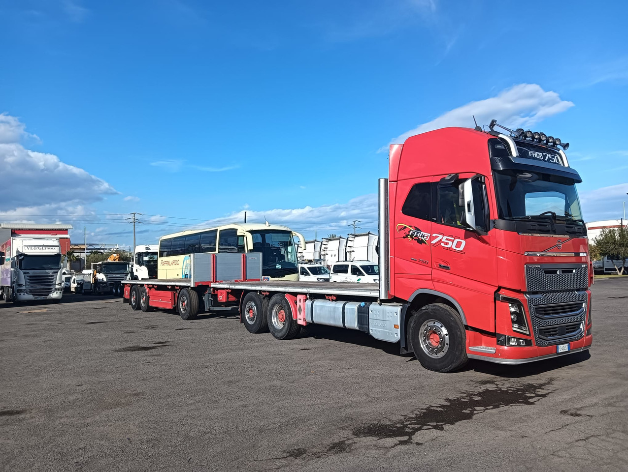 VOLVO FH16 750 - Dropside/ Flatbed truck: picture 4 VOLVO FH16 750 - Dropside/ Flatbed truck: picture 4