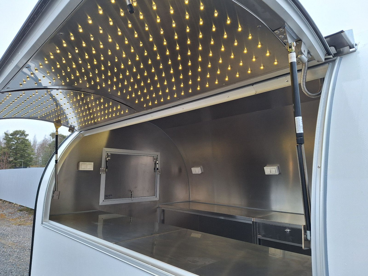 Esselmann EasyGo 280 - Vending trailer: picture 2 Esselmann EasyGo 280 - Vending trailer: picture 2