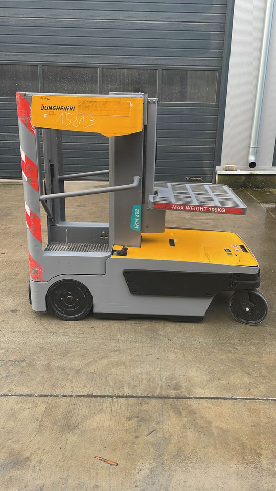 Jungheinrich EKM 202 - Order picker: picture 5 Jungheinrich EKM 202 - Order picker: picture 5