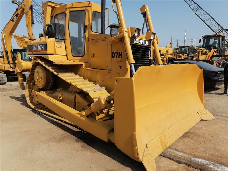 CAT D7H - Bulldozer: picture 5 CAT D7H - Bulldozer: picture 5