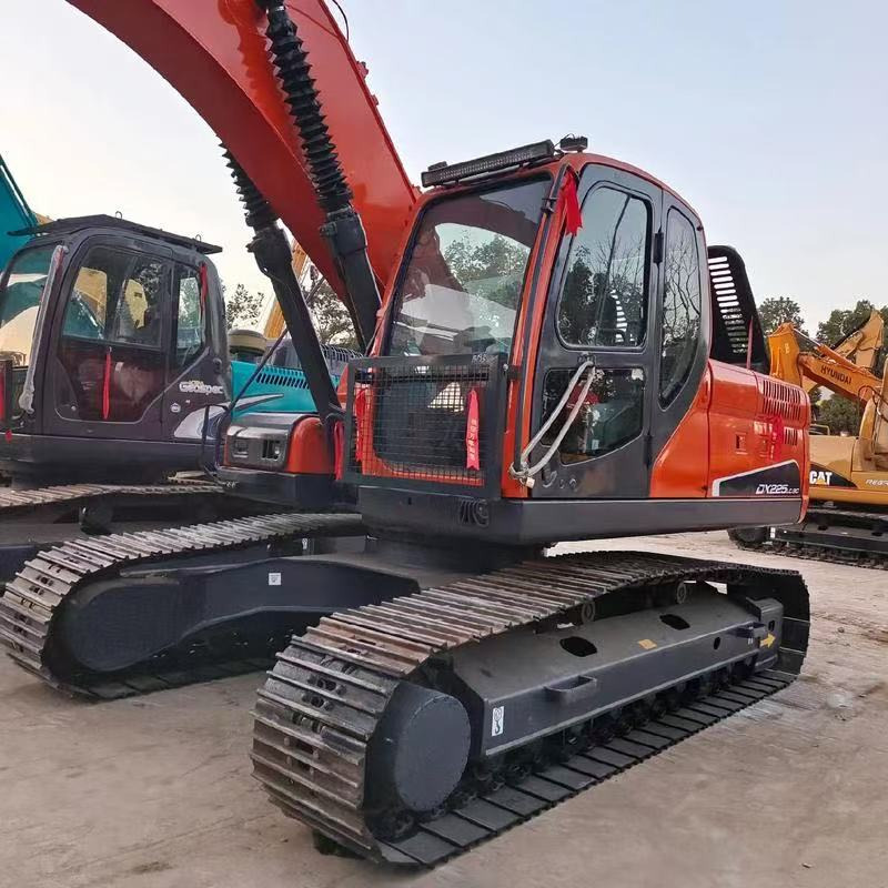 Crawler excavator Doosan DX225: picture 6
