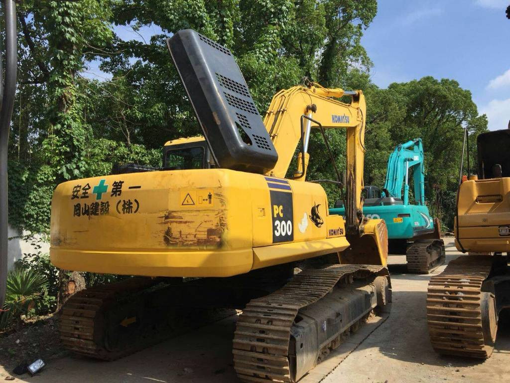 Komatsu PC300 - Crawler excavator: picture 1 Komatsu PC300 - Crawler excavator: picture 1