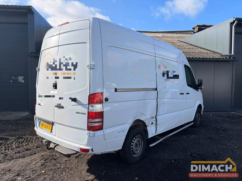 Mercedes-Benz Sprinter Sprinter 216 L2H2 trekhaak , accident - unfall - rechterkant flink plaatschade, technisch perfect - Small van: picture 2 Mercedes-Benz Sprinter Sprinter 216 L2H2 trekhaak , accident - unfall - rechterkant flink plaatschade, technisch perfect - Small van: picture 2