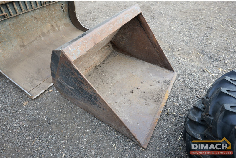 Striegel 150 DYA minishovel met 2 bakken en palletvorken en extra banden - Loader: picture 3 Striegel 150 DYA minishovel met 2 bakken en palletvorken en extra banden - Loader: picture 3