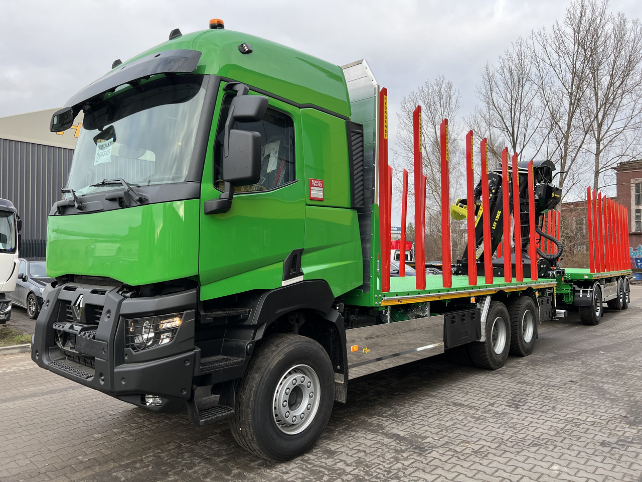 RENAULT Gama K 520 6x4 zabudowa platforma 3 osiowa z żurawiem - Timber truck, Crane truck: picture 1 RENAULT Gama K 520 6x4 zabudowa platforma 3 osiowa z żurawiem - Timber truck, Crane truck: picture 1