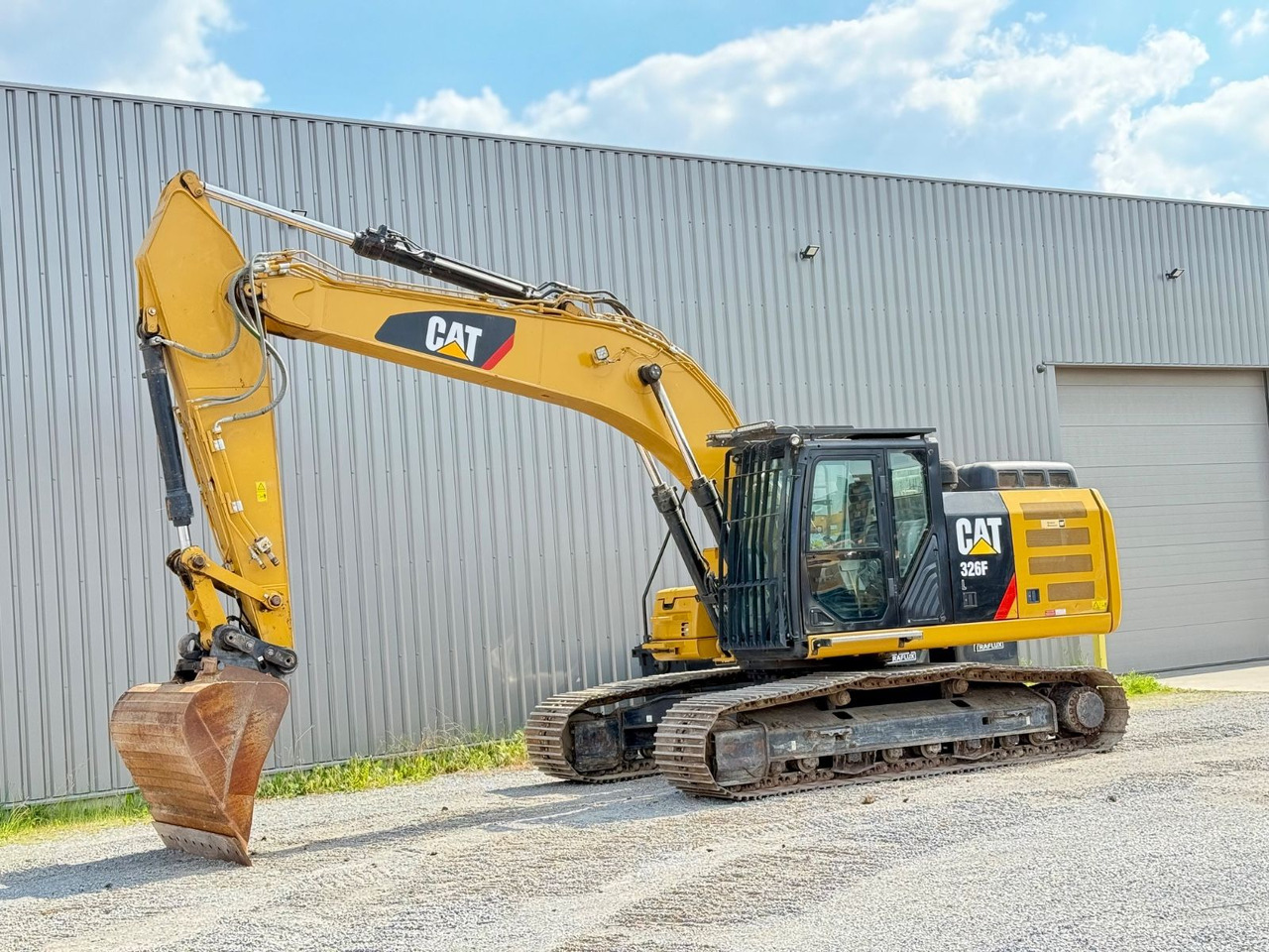 CAT 326FL - Crawler excavator: picture 2 CAT 326FL - Crawler excavator: picture 2