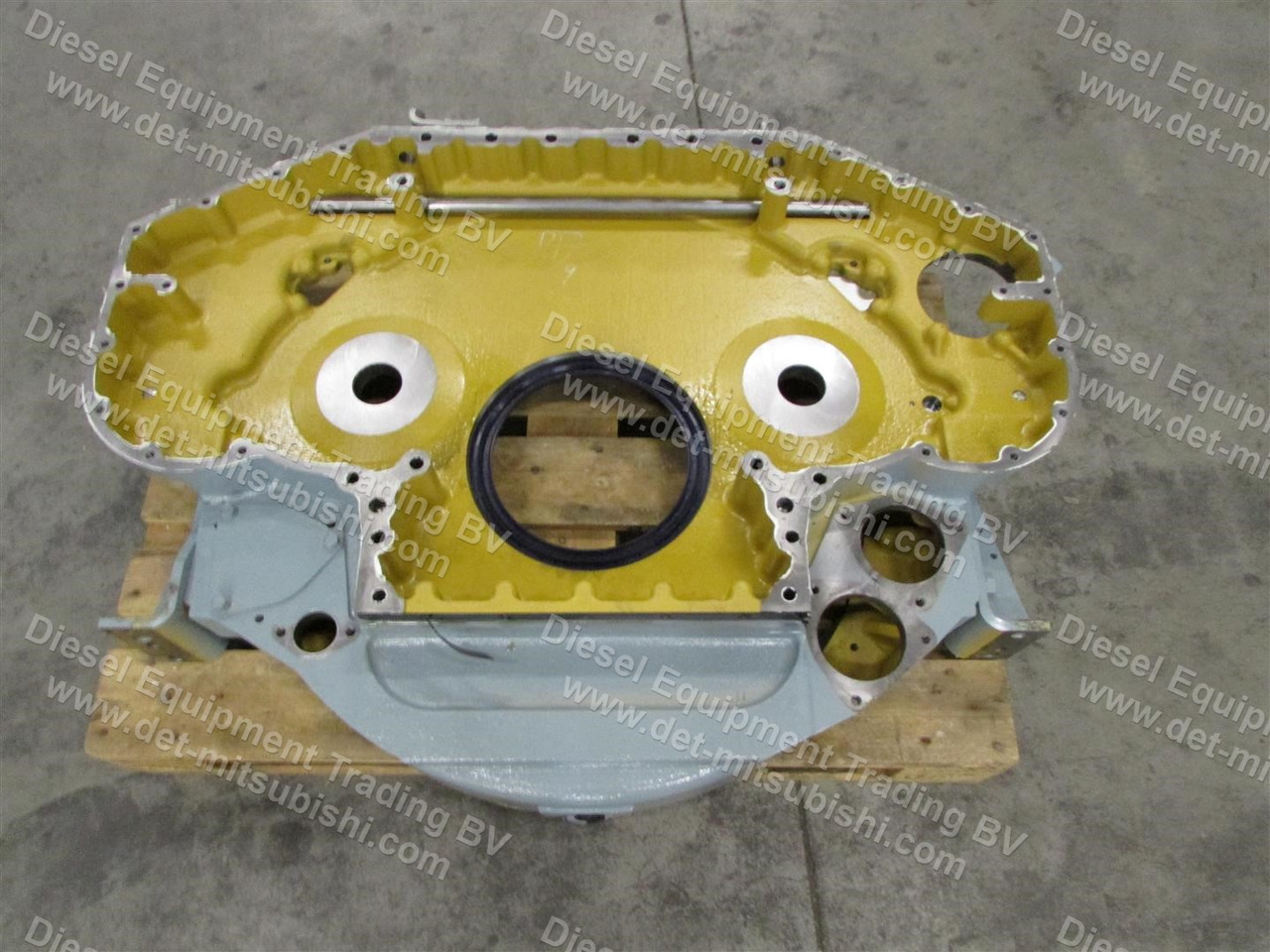 Mitsubishi CASE ASM; TIMING GEAR REAR S12R,S16R 3771136021 - Engine and parts for Generator set: picture 3 Mitsubishi CASE ASM; TIMING GEAR REAR S12R,S16R 3771136021 - Engine and parts for Generator set: picture 3