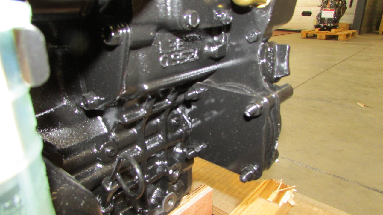Mitsubishi New engine L3E-Z564SPH stage 5 + PTO - Engine for Excavator: picture 5 Mitsubishi New engine L3E-Z564SPH stage 5 + PTO - Engine for Excavator: picture 5