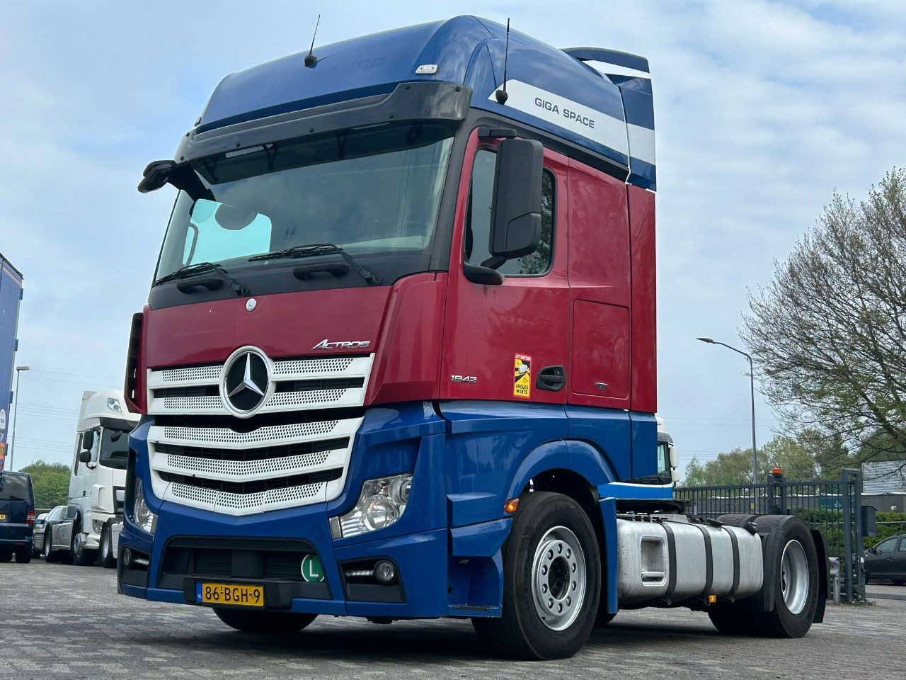 Mercedes-Benz Actros Euro 6 / BJ. 2015 / APK - Tractor unit: picture 1 Mercedes-Benz Actros Euro 6 / BJ. 2015 / APK - Tractor unit: picture 1