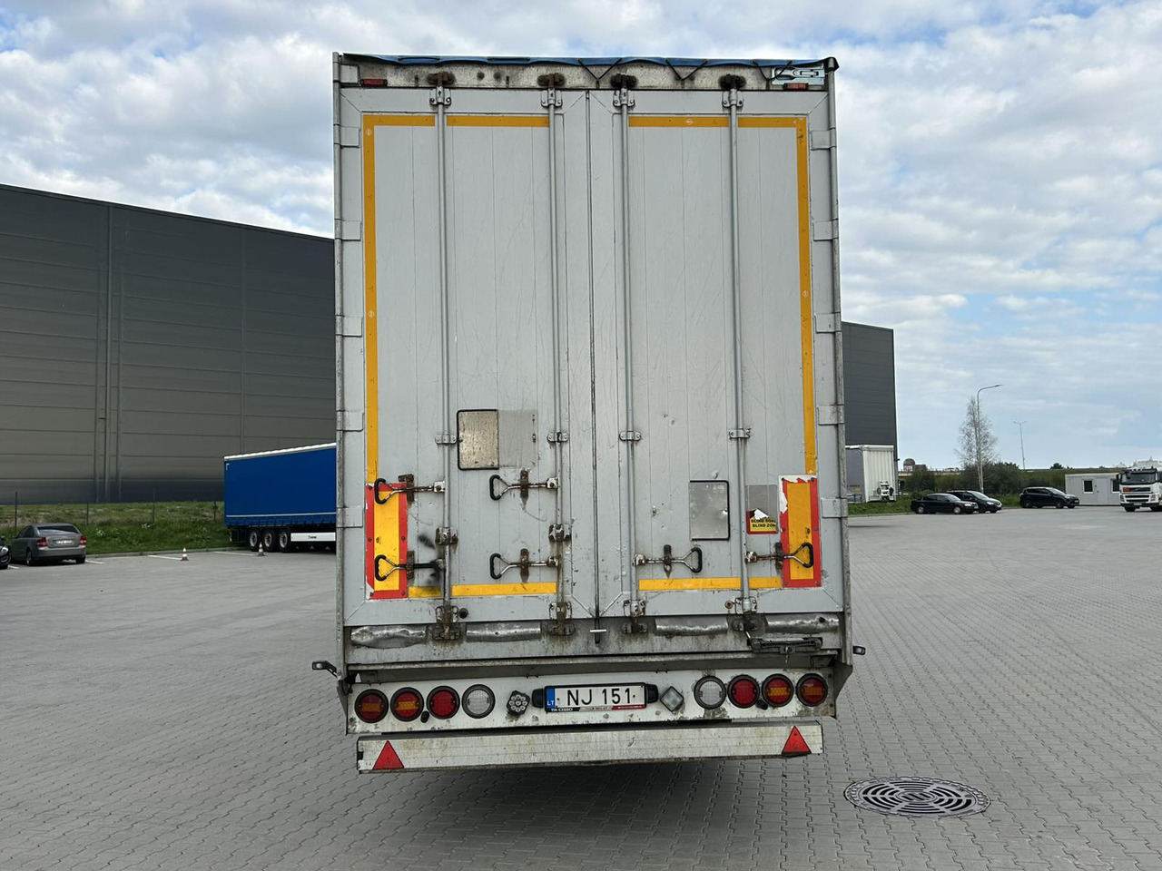 BODEX KIS 3F - Walking floor semi-trailer: picture 4 BODEX KIS 3F - Walking floor semi-trailer: picture 4