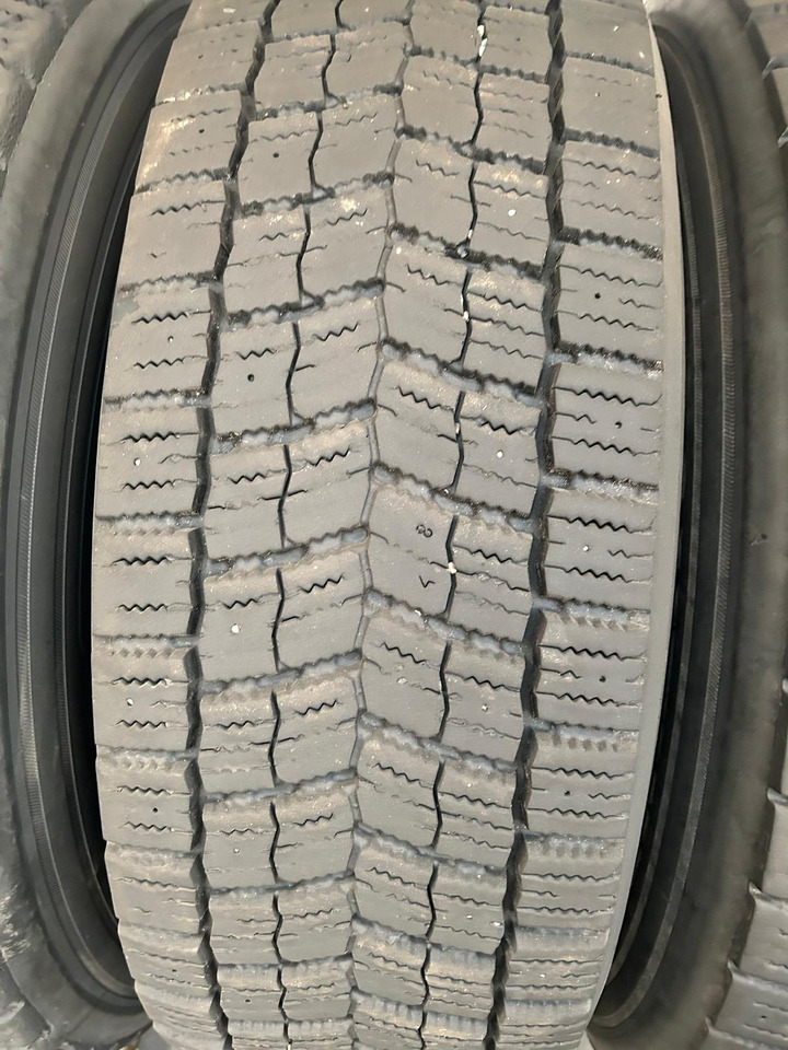 MICHELIN - Tire for Trailer: picture 4 MICHELIN - Tire for Trailer: picture 4
