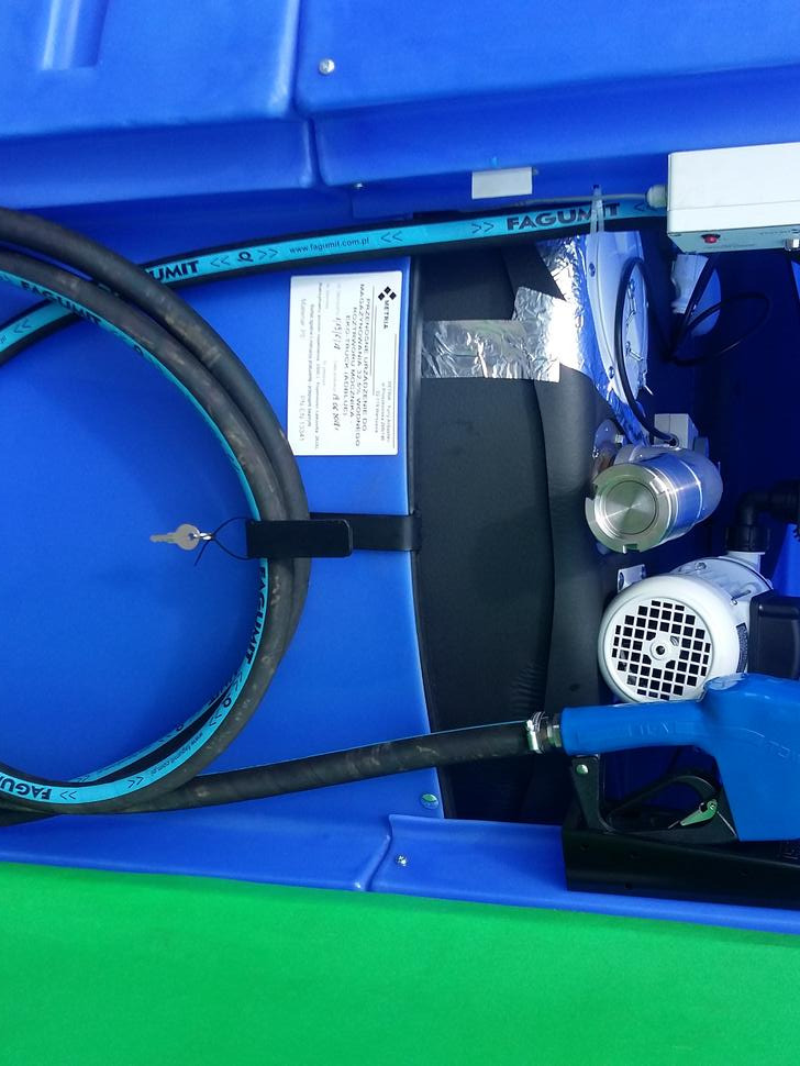 DC AdBlue tank / Cuve à AdBlue / Serbatoio per AdBlue / Бак для AdBlue / Adblue 2500 l - Storage tank: picture 2 DC AdBlue tank / Cuve à AdBlue / Serbatoio per AdBlue / Бак для AdBlue / Adblue 2500 l - Storage tank: picture 2