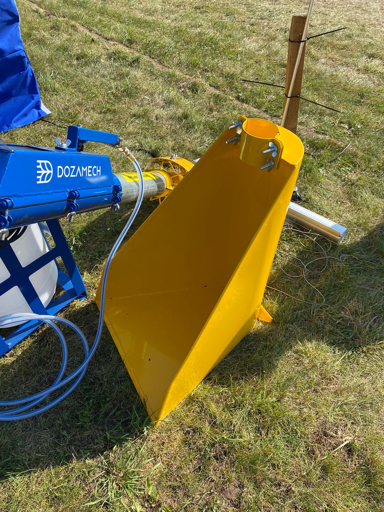 Dozamech Förderschnecke / Screw conveyor / Convoyeur a vis / Transportador de tornillo / Trasportatore a coclea / Шнековый конвейер / Przenośnik ślimakowy T-403 - Conveyor: picture 4 Dozamech Förderschnecke / Screw conveyor / Convoyeur a vis / Transportador de tornillo / Trasportatore a coclea / Шнековый конвейер / Przenośnik ślimakowy T-403 - Conveyor: picture 4