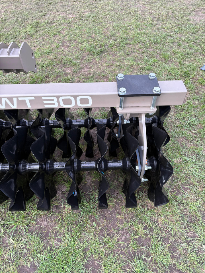 ROLEX Front disc / Déchaumeur frontal / Brona przednia WT300 - Disc harrow: picture 5 ROLEX Front disc / Déchaumeur frontal / Brona przednia WT300 - Disc harrow: picture 5