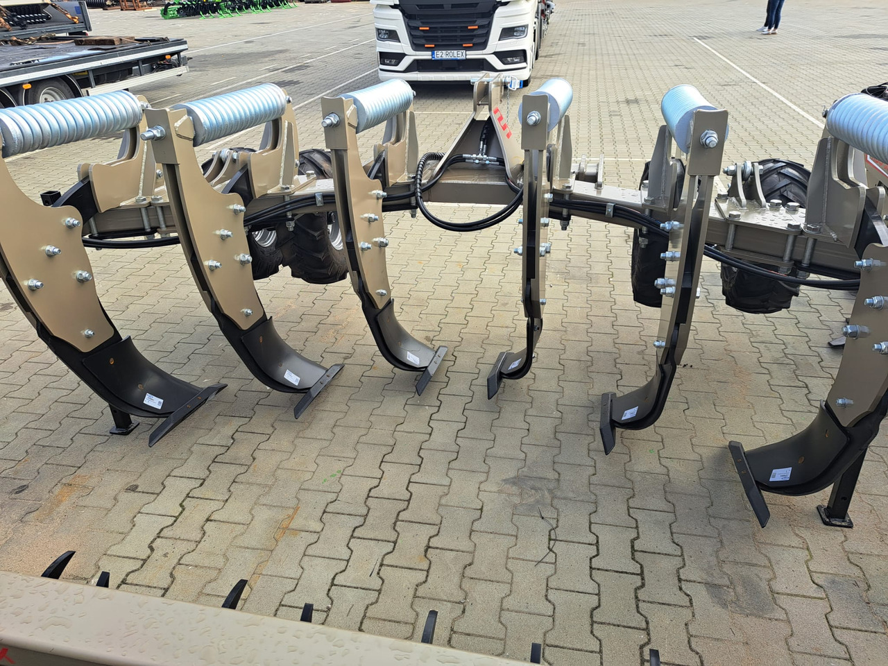 ROLEX Tiefenlockerer / Subsoiler / Décompacteur / Subsolador / Dissodatori / Глубокорыхлитель тип V / Głębosz typ V 3 m - Subsoiler: picture 3 ROLEX Tiefenlockerer / Subsoiler / Décompacteur / Subsolador / Dissodatori / Глубокорыхлитель тип V / Głębosz typ V 3 m - Subsoiler: picture 3