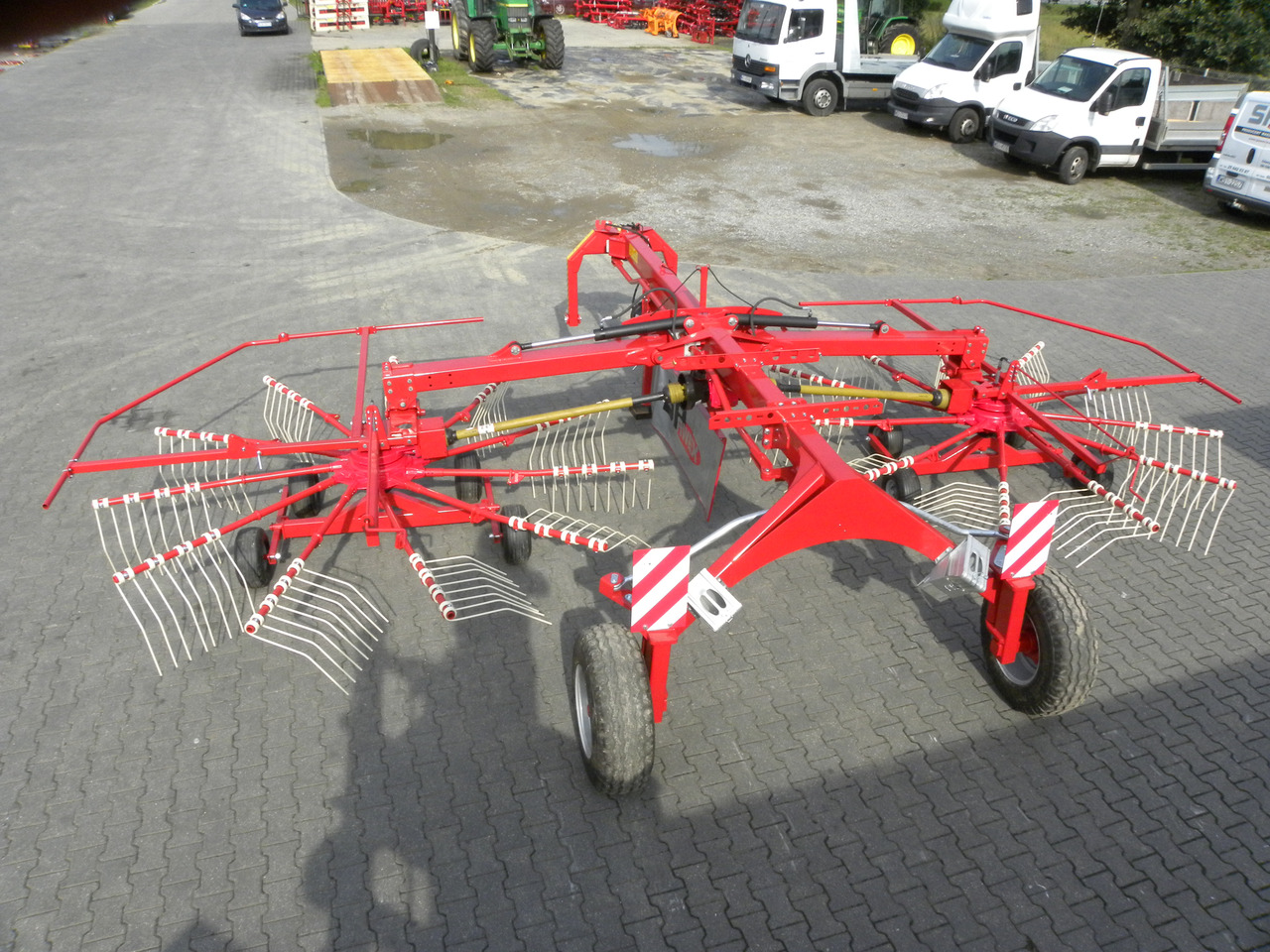 Spawex Kreiselschwader / Rake / Andaineur / Ranghinatore / Rastrillo / Роторные грабли / Zgrabiarka 7,65 m - Tedding equipment: picture 1 Spawex Kreiselschwader / Rake / Andaineur / Ranghinatore / Rastrillo / Роторные грабли / Zgrabiarka 7,65 m - Tedding equipment: picture 1