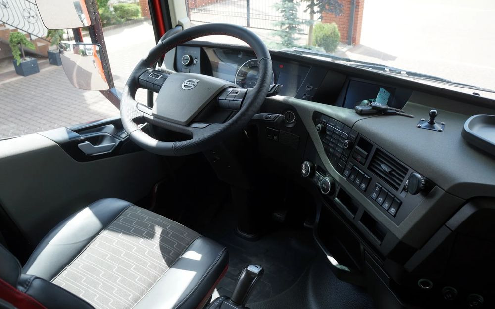 Volvo FH 4 EURO 6 GLOBETROTTER NISKI PRZEBIEG PEŁEN SERWIS leasing Volvo FH 4 EURO 6 GLOBETROTTER NISKI PRZEBIEG PEŁEN SERWIS: picture 14