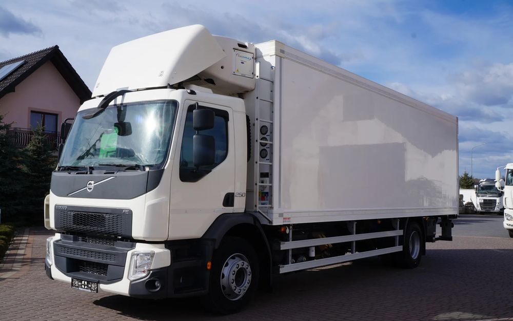 Volvo FE 18.250 Euro 6 18 TON CHŁODNIA KONTENER 19 PALET NISKI PRZEBIEG - Refrigerator truck: picture 2 Volvo FE 18.250 Euro 6 18 TON CHŁODNIA KONTENER 19 PALET NISKI PRZEBIEG - Refrigerator truck: picture 2
