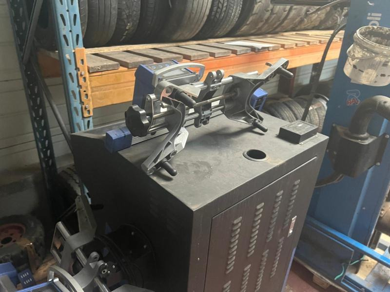 TWIN BUSCH TW115 Banc de géométrie - Garage equipment: picture 3 TWIN BUSCH TW115 Banc de géométrie - Garage equipment: picture 3