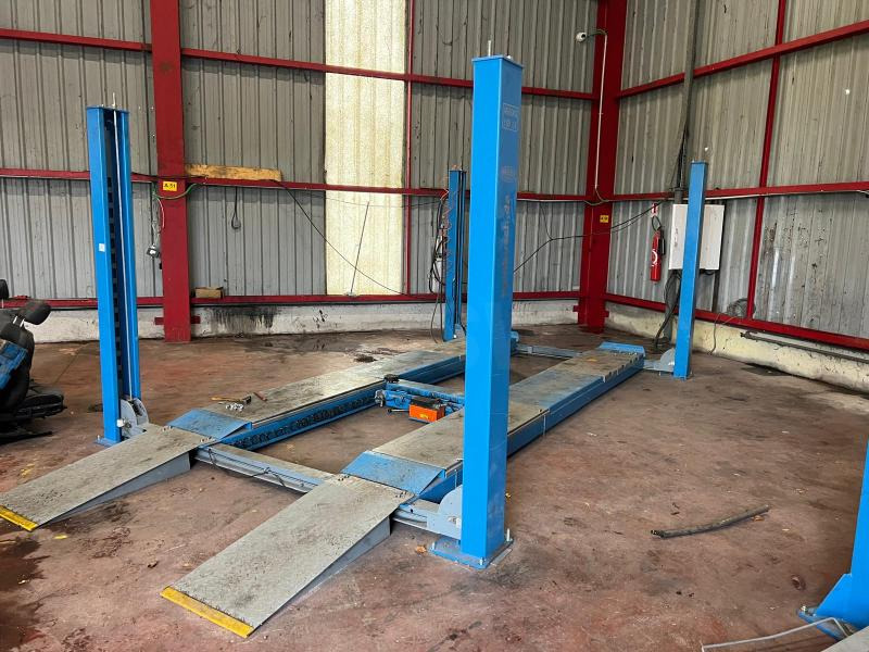 Twin Busch TW445 Pont 4 colonnes - Garage equipment: picture 1 Twin Busch TW445 Pont 4 colonnes - Garage equipment: picture 1