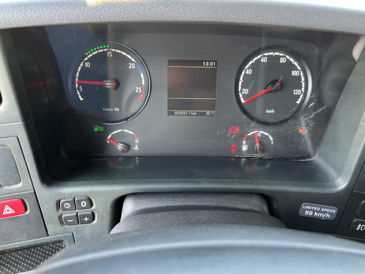 Dropside/ Flatbed truck Scania P320: picture 36 Dropside/ Flatbed truck Scania P320: picture 36