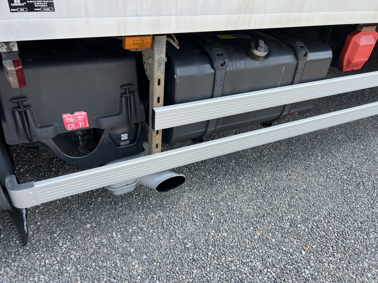 Dropside/ Flatbed truck Scania P320: picture 19 Dropside/ Flatbed truck Scania P320: picture 19