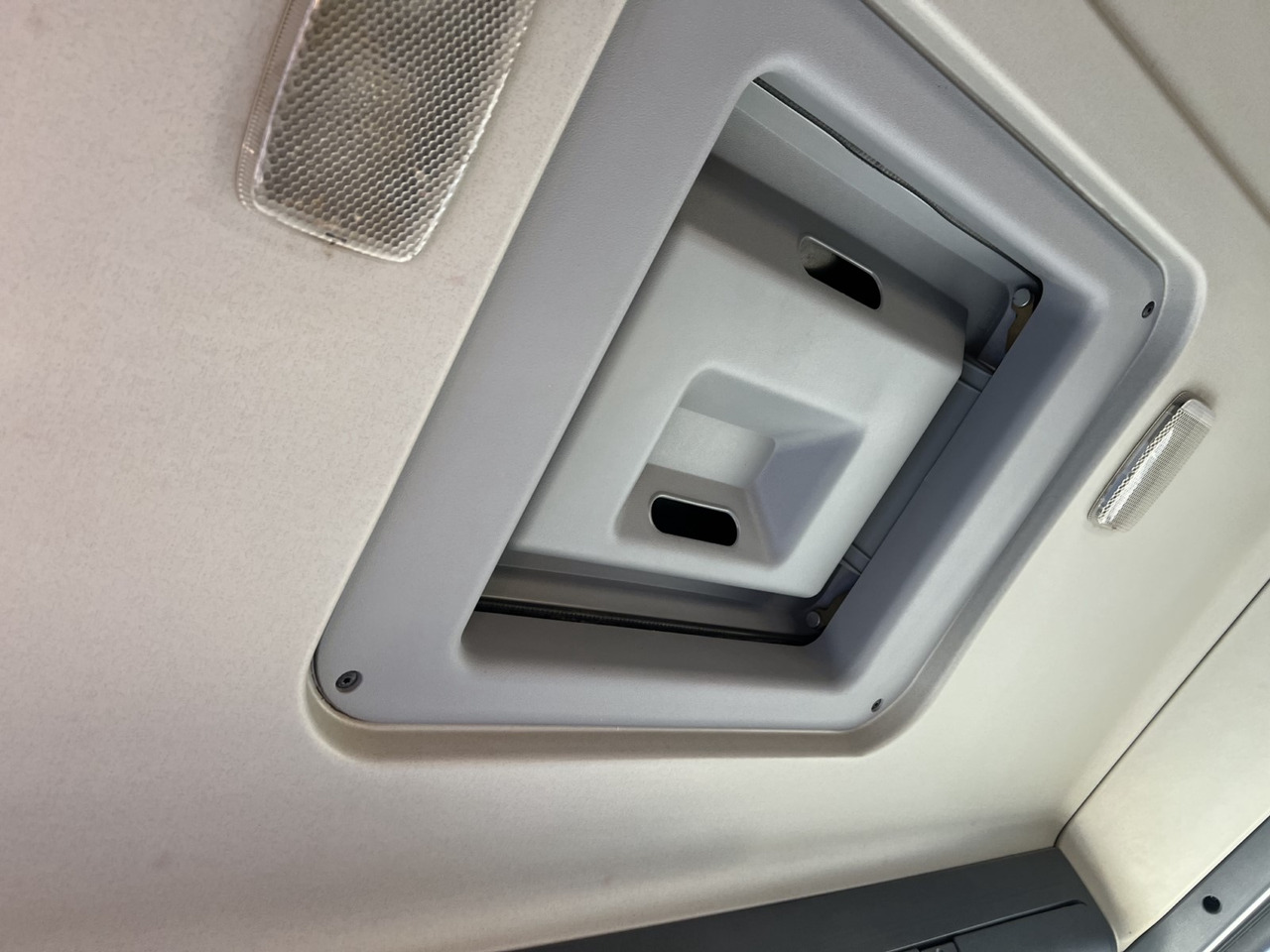 Tractor unit SCANIA P380: picture 18 Tractor unit SCANIA P380: picture 18