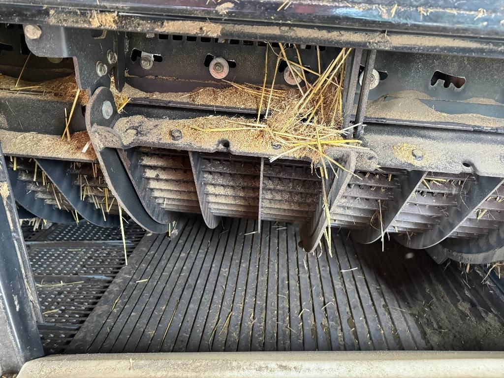 Combine harvester Case IH Axial Flow AFX 8010: picture 7