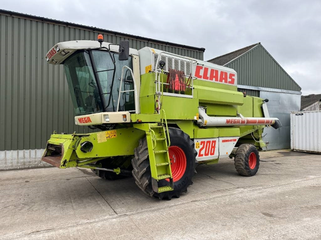 Claas 208 dominator mega combine - Combine harvester: picture 1 Claas 208 dominator mega combine - Combine harvester: picture 1
