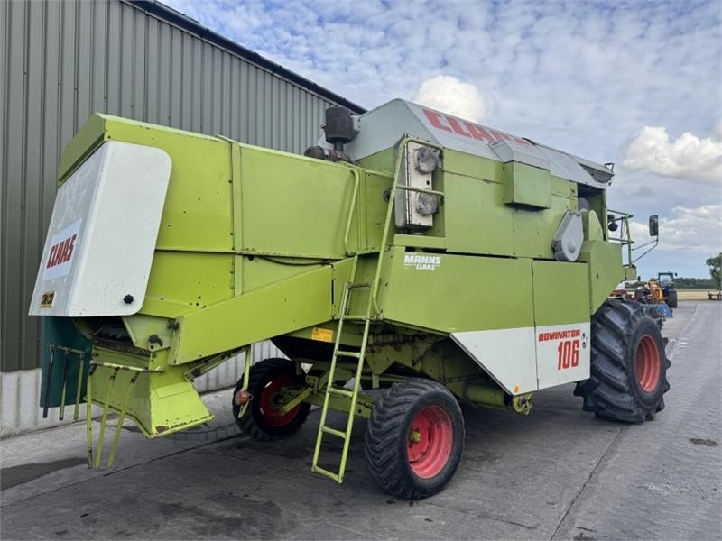 Claas Dominator 106 - Harvester attachment: picture 4 Claas Dominator 106 - Harvester attachment: picture 4