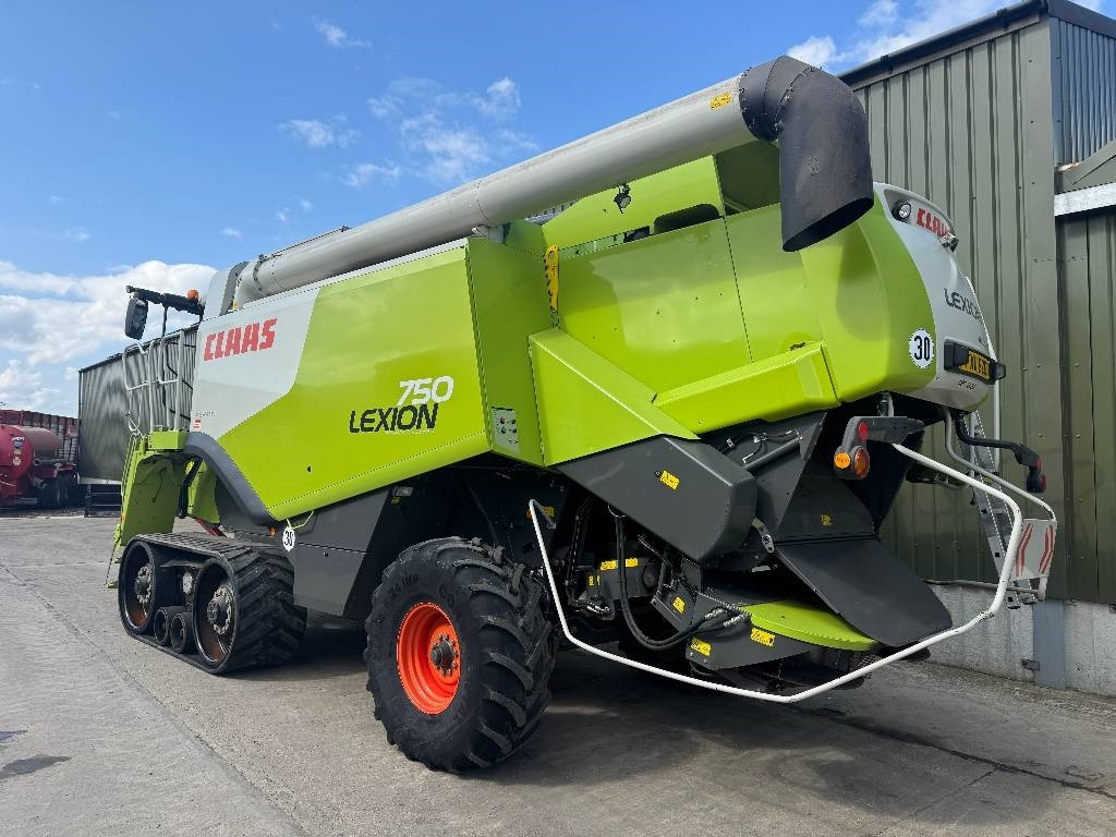 Claas Lexion 750TT APS Hybrid c/w V900 Header - Combine harvester: picture 2 Claas Lexion 750TT APS Hybrid c/w V900 Header - Combine harvester: picture 2