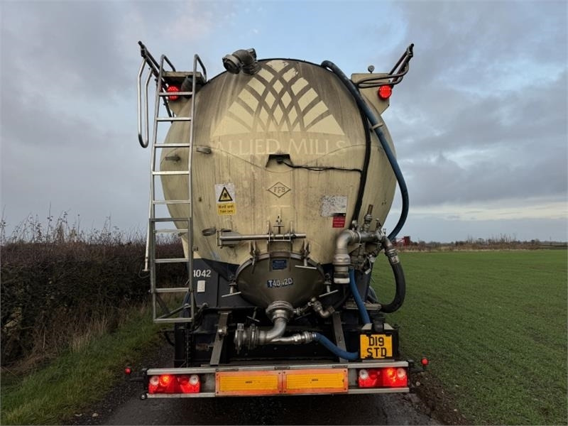 Feldbinder Feldbinder 58 Cube Powder Tank - Tank semi-trailer: picture 3 Feldbinder Feldbinder 58 Cube Powder Tank - Tank semi-trailer: picture 3