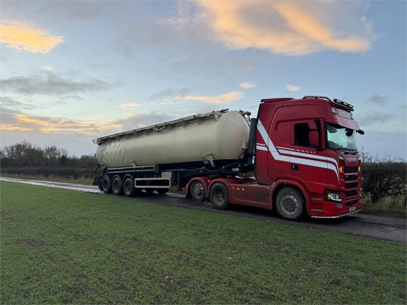 Feldbinder Feldbinder 58 Cube Powder Tank - Tank semi-trailer: picture 1 Feldbinder Feldbinder 58 Cube Powder Tank - Tank semi-trailer: picture 1