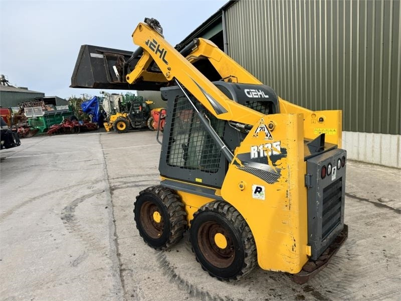 Gehl Gehl R135 Skid Steer - Skid steer loader: picture 2 Gehl Gehl R135 Skid Steer - Skid steer loader: picture 2