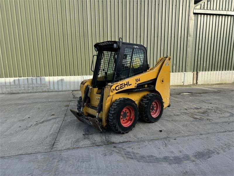 Gehl Gehl R165 Skid Steer - Skid steer loader: picture 1 Gehl Gehl R165 Skid Steer - Skid steer loader: picture 1